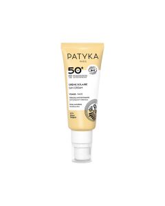 PATYKA SUN krema za zaštitu kože SPF50+ 40 ml - učinkovito štiti čak i najosjetljiviju kožu od utjecaja sunca. Obogaćen čistom i prirodnom hijaluronskom kiselinom i organskom aloe verom. Žuto bijelo crna tuba sa špricom na bijeloj pozadini.