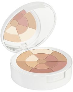 Avène Couvrance Prirodni sjaj mozaik višebojni puder 10 g - učvršćuje šminku i ujednačava osjetljivu kožu završetkom prirodnog sjaja. Nježna i lagana tekstura. Bijela kutijica s ogledalom na bijeloj pozadini.  