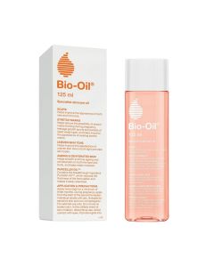 Bio Oil ulje, 125 ml - posebno ulje za njegu kože s formulom koja pomaže poboljšati izgled ožiljaka, strija i neujednačenog tena. Bijelo narančasta kutija i koraljno bijela bočica ulja na bijeloj pozadini.