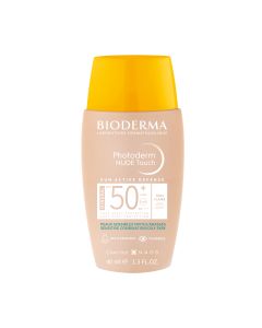 Bioderma PHOTODERM NUDE TOUCH FLUIDE SPF50 VRLO svijetla nijansa - NOVO - je mineralna krema za sunčanje za mješovitu do masnu kožu koja nudi lagano prekrivanje, efekt gole kože. Proizvod je u smeđe narančastoj bočici na bijeloj pozadini.