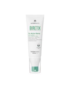 BIRETIX Tri-Active Sprej - Intenzivan tretman za kožu sklonu aknama u prikladnom sprej raspršivaču za brzo i jednostavno nanošenje na veća područja kože kao što su prsa i leđa. Proizvod je u bijelo zelenom spreju tubi na bijeloj pozadini.