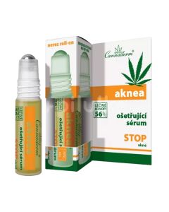 Cannaderm AKNEA SERUM, 56% KONOPLJE, ROLL-ON APLIKATOR 5ML - Namijenjeno za svakodnevnu njegu kože sklone aknama. Proizvod je u roll on-u smeđe boje i kutija proizvoda pored na bijeloj pozadini.