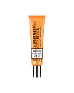 CLINIQUE Superdefense City Block SPF50 fluid 40 ml - energetski zaštitni fluid koji štiti kožu od UVA i UVB zračenja, djeluje odmah nakon nanošenja, lako se nanosi i ne ostavlja trag masnoće. Srebrno crno narančasta tuba na bijeloj pozadini.