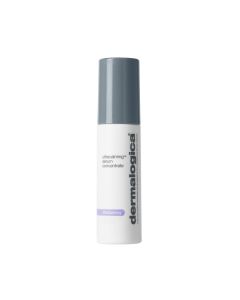 Dermalogica UltraCalming Serum Concentrate - koncentrirani serum za osjetljivu kožu. Proizvod je u bijeloj bočici sa tamno sivim čepom na bijeloj pozadini.