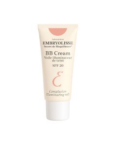 Embryolisse Artist Secret SPF 20 tonirajuća BB krema 30 ml - ujednačava ten, prekriva pore, sitne bore i nepravilnosti. Univerzalna nijansa savršeno pristaje svakoj nijansi tena. Bijelo roza kutija i tuba proizvoda na bijeloj pozadini.