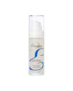 Embryolisse Hydra-Serum 30 ml - intenzivna hidratacija vraća koži punoću i zaglađuje teksturu kako bi koža ostala mekana i podatna, a njezina prirodna ljepota obnovljena. Bijelo plava bočica s pumpicom na bijeloj pozadini.