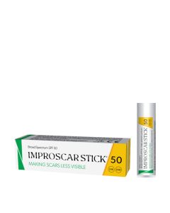 Improscar Stik za tretman ožiljaka SPF50 5 g - prvi stik za liječenje ožiljaka na bazi silikona sa SPF 50. Bijelo žuto zelena kutija i stik na bijeloj pozadini.