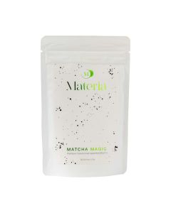 Materia Premium Ceremonial Matcha 50 g - napravljena je od najfinijih mladih listova zelenog čaja u Japanu. Smatra se i jednim od najzdravijih napitaka na svijetu, zahvaljujući bogatstvu antioksidansa, aminokiselina, vitamina i minerala. 