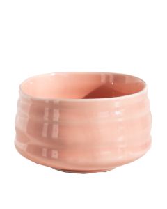 Materia Zdjelica za Matchu Roza - ili chawan, koristi se i za pripremu i za ispijanje matche. Važno je da ima dovoljno široko dno, kako bi se stvorila kremasta pjenica prilikom whiskanja matcha praha s vodom. 