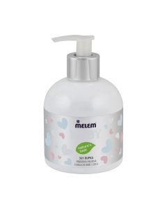 Melem Baby Kupka 3u1 300 ml - nježno čisti dječju kosu i osjetljivu kožu, ekstrakta cvijeta mimoze - za hidratizaciju i zaštitu od iritacija, te alantoin i pantenol – za umirenje i obnovu kože.