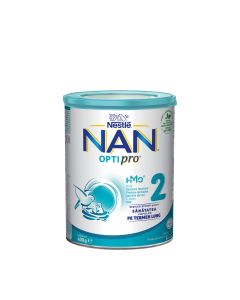 Nestlé NAN OPTIPRO 2 zamjensko mlijeko 6 - 12 mj. 400 g - prijelazna mliječna hrana namijenjena za posebne prehrambene potrebe doječadi starije od 6 mjeseci. Bijelo zeleno plava limenka na bijeloj pozadini.