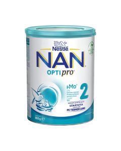 Nestlé NAN OPTIPRO 2 zamjensko mlijeko 6 - 12 mj. 800 g -  prijelazna mliječna hrana namijenjena za posebne prehrambene potrebe dojenčadi starije od 6 mjeseci. Bijelo zeleno plava limenka na bijeloj pozadini.