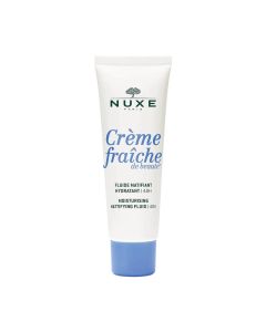 NUXE Crème Fraîche de Beauté 48-satni hidratantni matirajući fluid 50 ml - obogaćen biljnim mlijekom i uljem slatkog badema, osigurava hidrataciju kože i trenutni matirajući učinak. Bijelo plavo zelena tuba na bijeloj pozadini.
