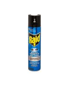 Raid Sprej protiv muha i komaraca 400 ml - djeluje sigurno i brzo čak i protiv onih insekata koji nisu izravno vidljivi. Prikladan je za uporabu u domu i ostavlja svjež miris. Crno plavo žuta boca sa špricom na bijeloj pozadini.