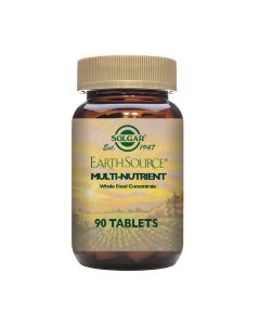 Solgar Multinutrient A90 - najkompleksnija multivitaminska formula s preko 50 aktivnih sastojaka čiju osnovu čine vitamini, kelirani minerali, antioksidansi, fitonutrijenti. Smeđe žuta bočica proizvoda na bijeloj pozadini.