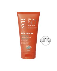 SVR SUN SECURE BLUR SPF 50+ - Br.1 za zaštitu od sunca i njegu osjetljive kože lica. Ovaj kremasti mousse stapa se s kožom odmah nakon nanošenja! Ne sadrži alergene i nije fotosenzibilan. Proizvod je u narančasto bijeloj tubi na bijeloj pozadini.