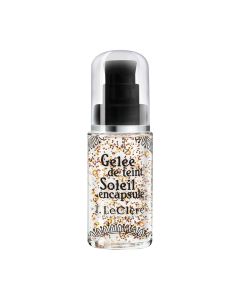 T.LeClerc Tonirani gel - Encapsulated Sun - 01 DORÉ -  2 nijanse. Gel za ten Théophile LeClerc je sunce u bočici! Proizvod je u bočici s pumpicom na bijeloj pozadini.