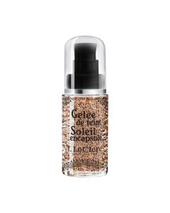 T.LeClerc Tonirani gel - Encapsulated Sun - 02 CUIVRÉ -  2 nijanse. Gel za ten Théophile LeClerc je sunce u bočici! Proizvod je u bočici s pumpicom na bijeloj pozadini.