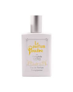 T.LeClerc LE PARFUM D’ÉTÉ POUDRÉ FRANGIPANIER - NOVO! - ostavlja cvjetni miris sa sunčanim notama. Njegove cvjetne i puderaste note podsjećaju na intimnu budoarsku atmosferu Belle Epoquea. Bijelo srebrno žuta bočica parfema na bijeloj pozadini.