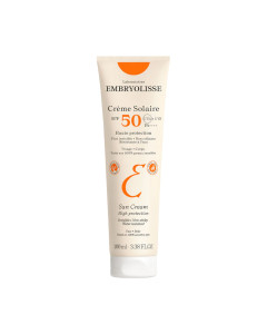 Embryolisse Sunscreen SPF50 100 ml - štiti kožu lica i tijela cijele obitelji, pružajući visoku zaštitu od UVA i UVB zraka, uz veću brigu o oceanima, za odrasle i djecu od 3 godine starosti.