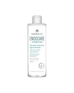 ENDOCARE Hydractive micelarna otopina, 100 ml - sredstvo za čišćenje lica s nježnim aktivnim sastojcima za dubinsko čišćenje i uklanjanje šminke, čak i vodootporne šminke. Prozirno plava bočica proizvoda na bijeloj pozadini.