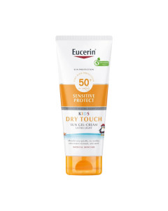Eucerin Sensitive Protect Kids Dry Touch Sun Gel-Krema SPF50+ 200 ml - vrlo visoka zaštita od sunca sa SPF50+ pogodna za osjetljivu dječju kožu od 3 mjeseca starosti. Bijelo narančasta tuba proizvoda na bijeloj pozadini.