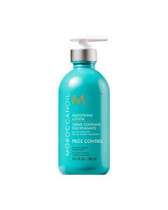 MOROCCANOIL SMOOTHING LOTION 300 ml
Višenamjenski losion s učvršćivanjem srednje jačine, pruža dugotrajnu podatnost, sjaj i definiciju dok istovremeno kroti neposlušne vlasi i štiti od djelovanja vlage. Ukrotite neposlušnu kosu i oblikujte savršenu frizu