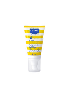 Mustela Sun losion SPF50+ za zaštitu od sunca 40 ml - s organskim avokadom štiti cijelu obitelj od UVA i UVB zraka od rođenja, uključujući kožu sklonu atopiji i trudnice.