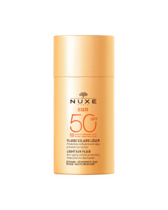 NUXE Sun fluid za lice SPF50+ 50 ml - pružite svojoj koži UVA/UVB zaštitu i smanjite prerano fotostarenje uz ekskluzivni patentirani sustav filtara, lagana tekstura upija se trenutno.