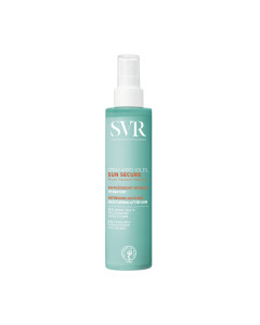 SVR SUN SECURE SPREJ ZA NJEGU KOŽE NAKON SUNCA 200 ml - njegova tekstura vodene maglice odmah umiruje i hladi kožu opečenu suncem. Proizvod je u plavoj zelenoj bočici sa špricom na bijeloj pozadini.